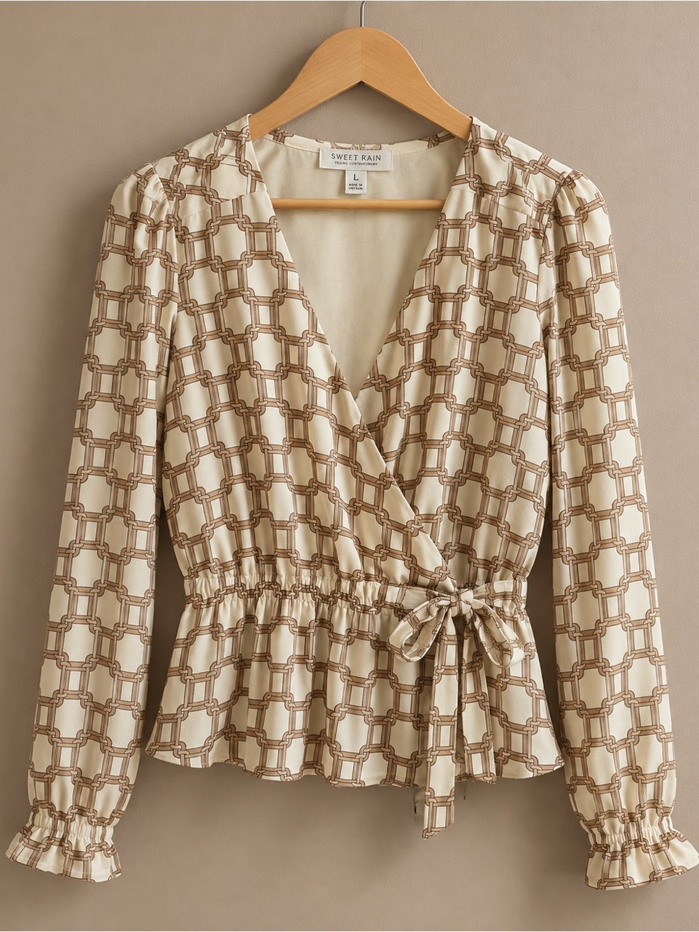 Sweet Rain Size L Young Contemporary Wrap Blouse Cream Tan Geometric Tie Waist